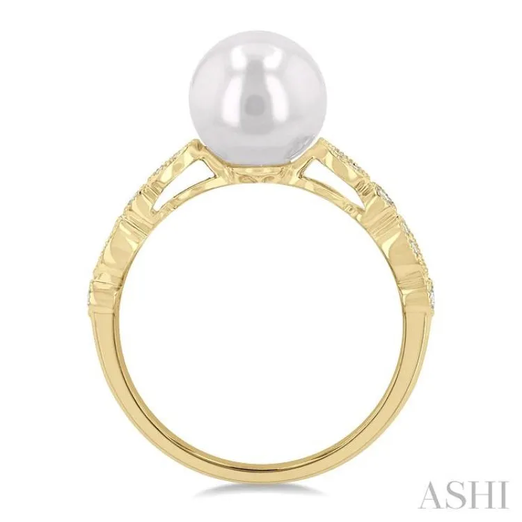 1/10 ctw 8x8MM Pearl and Round Cut Diamond Ring in 14K Yellow Gold