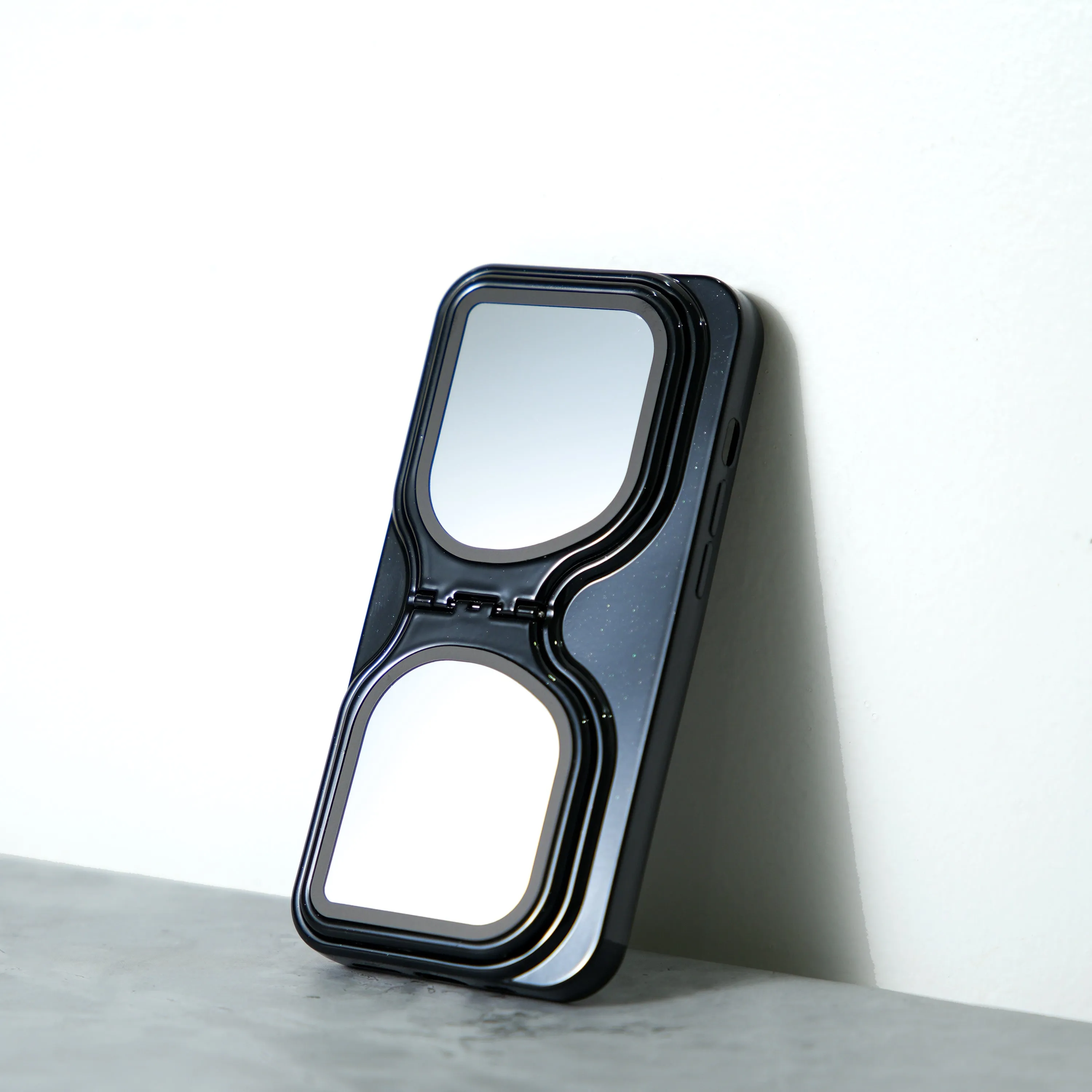 Chokore Sunglass Shaped Cover with Mirror Phone Stand