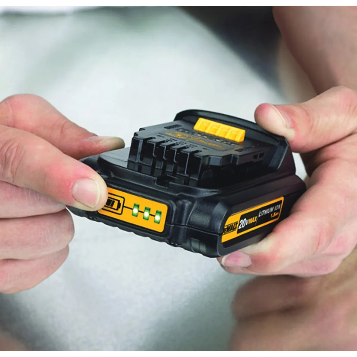 DeWALT DCB201 20V Max 1.5ah Compact Battery