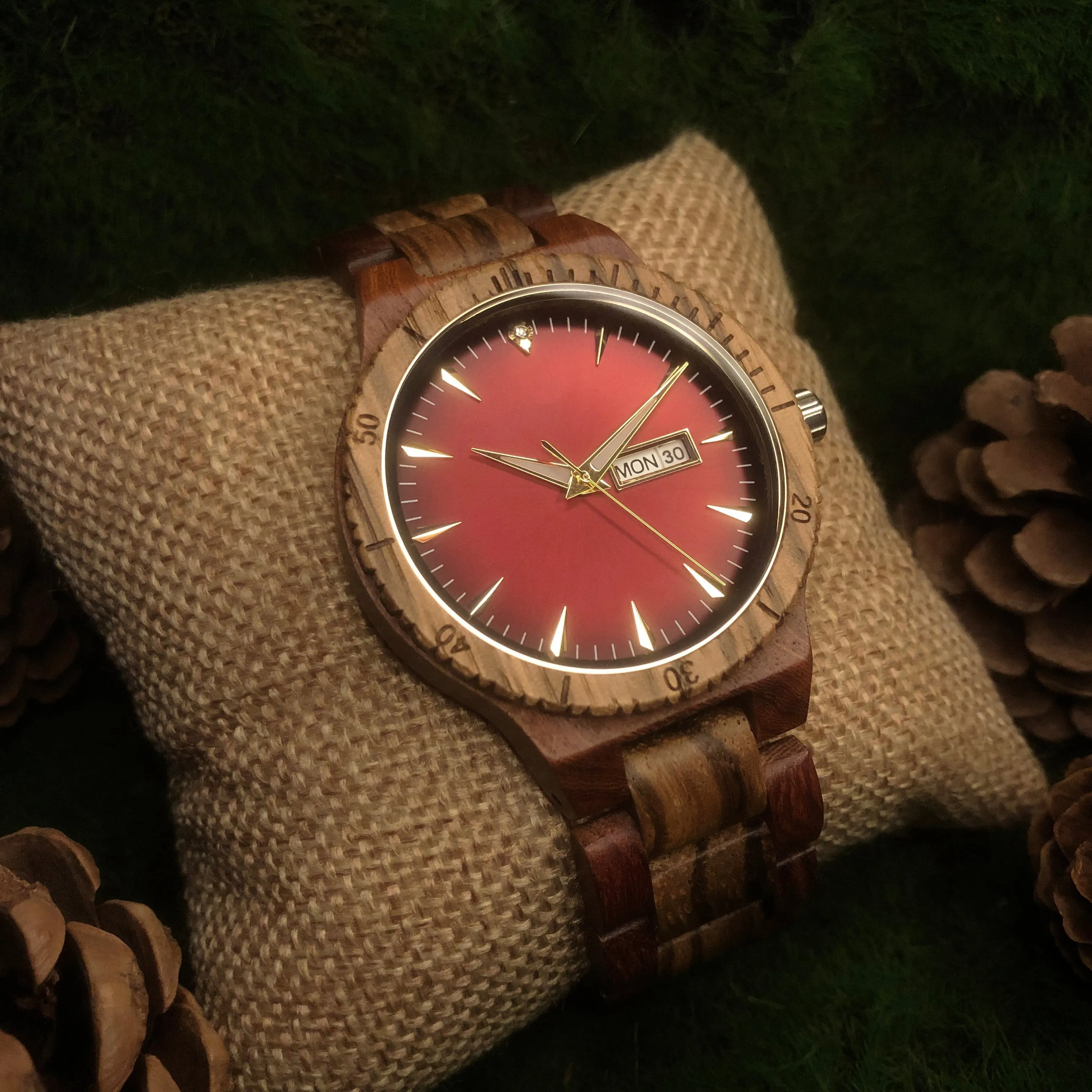 Rovaniemi - Red Sandalwood & Zebrawood Minimal Watch