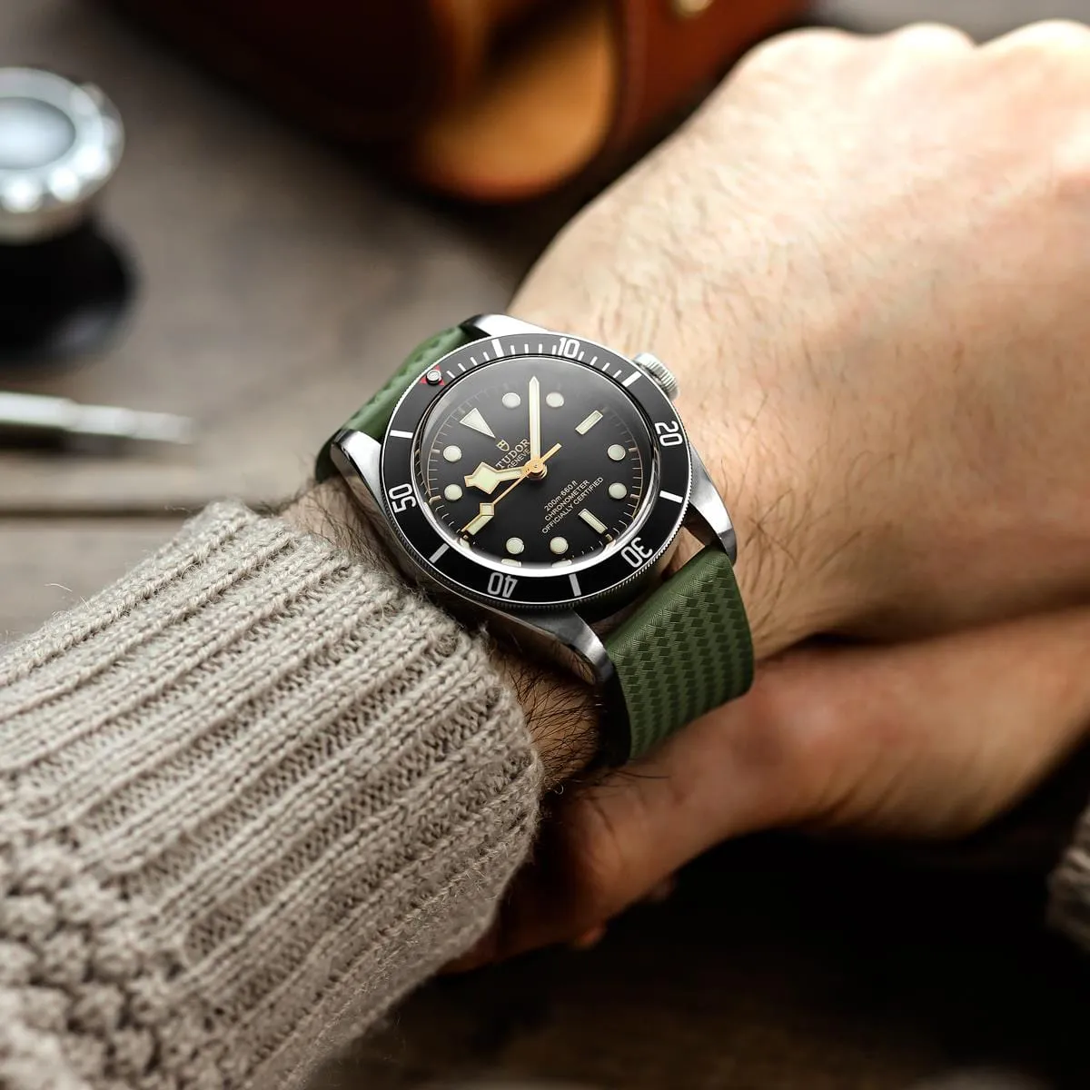 WatchGecko 400 Italian Rubber Divers Reversible Watch Strap - Military Green - Brushed Buckle