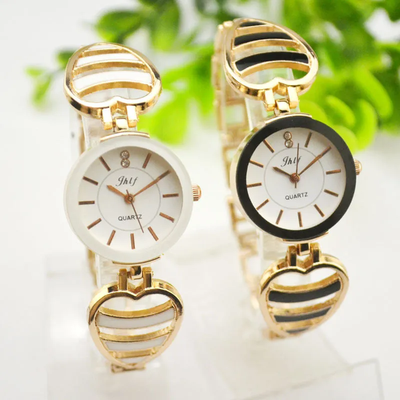 Waterproof bracelet quartz watch