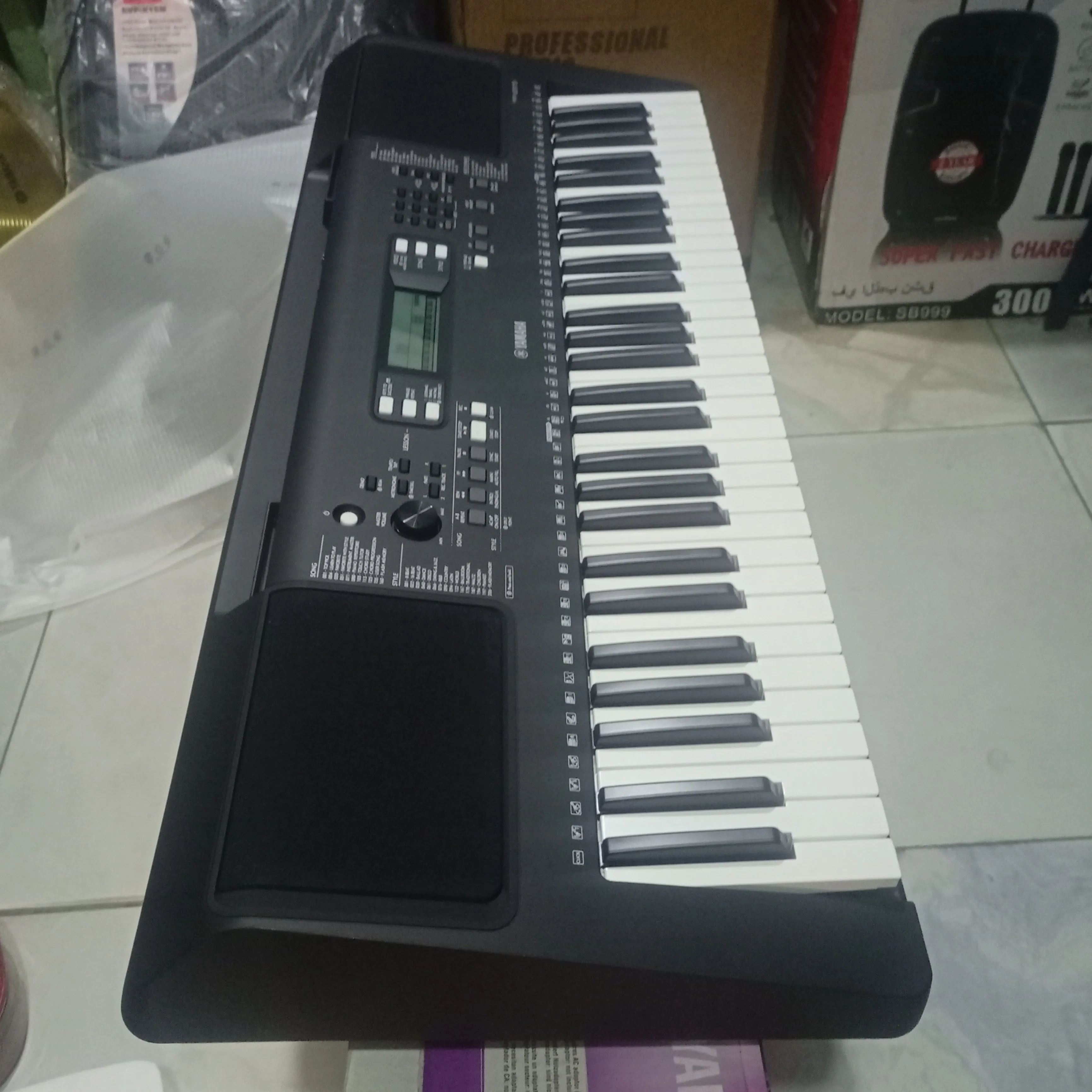 YAMAHA PSR-E373 Portable Digital Keyboard - Brand New