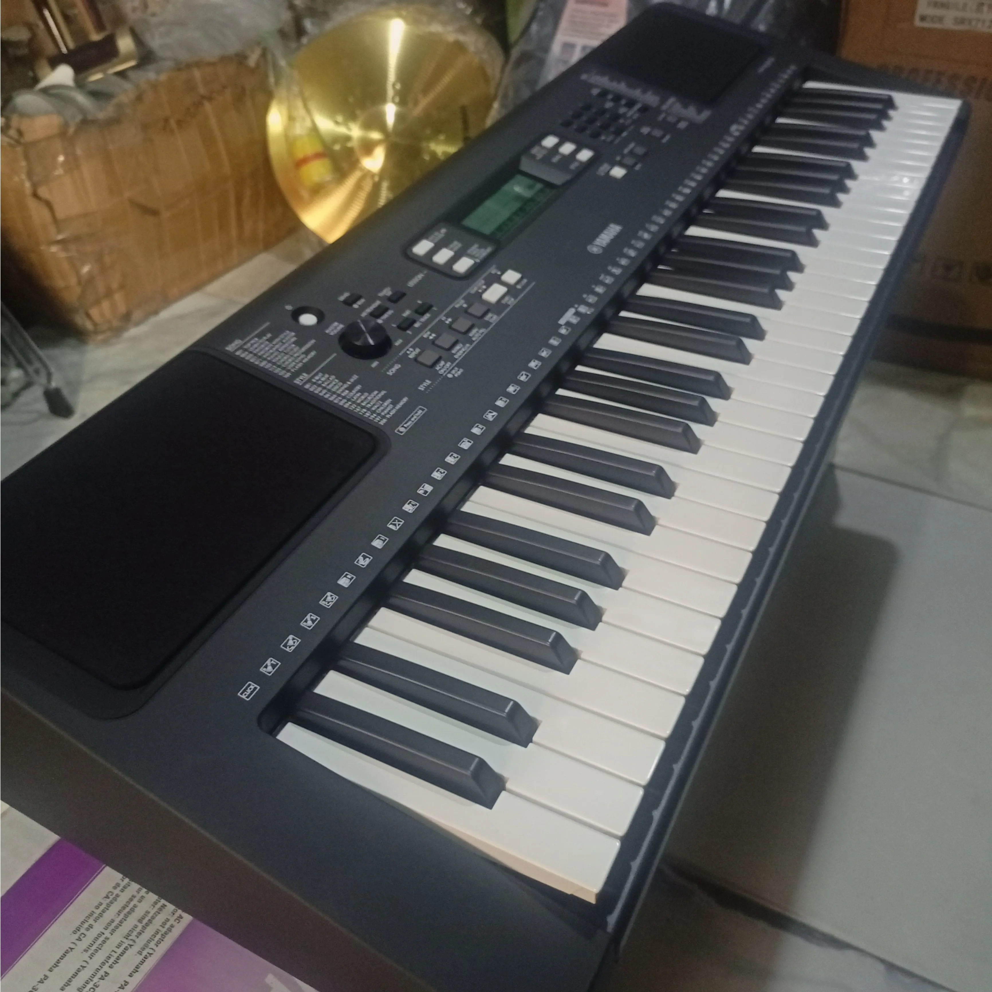 YAMAHA PSR-E373 Portable Digital Keyboard - Brand New