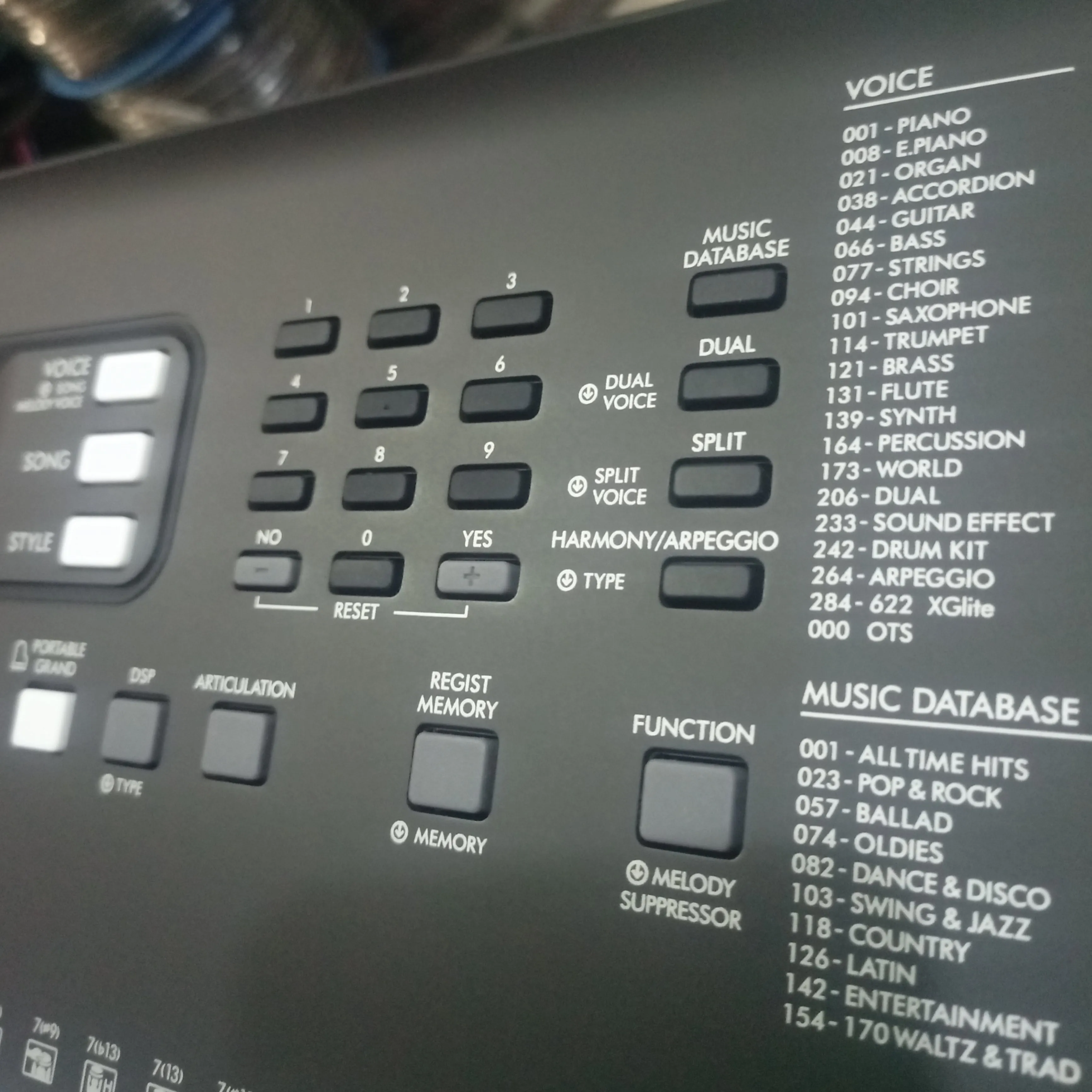 YAMAHA PSR-E373 Portable Digital Keyboard - Brand New